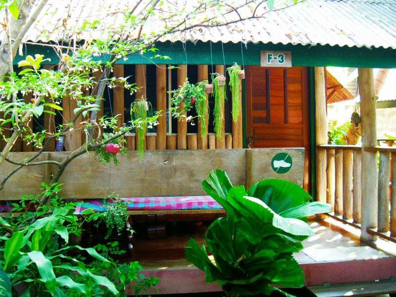 Sukhothai Guest House Екстер'єр фото