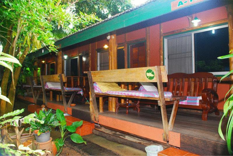 Sukhothai Guest House Екстер'єр фото